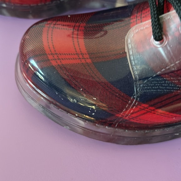 Rainboots - Picture 5 of 6